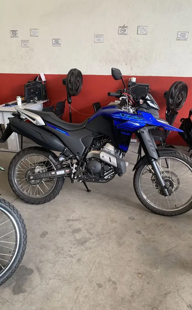 Moto Yamaha XTZ 250 Lander 2025 Connected