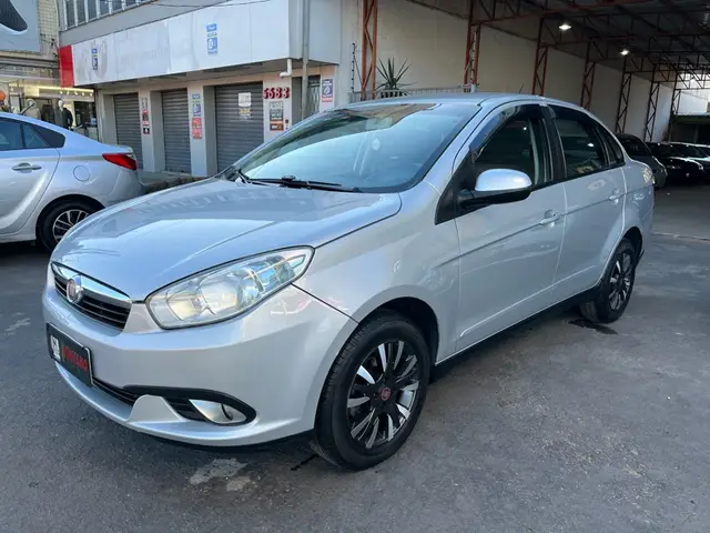 Carro Fiat Grand Siena 2013 Evo Attractive 1.4 8V (Flex)