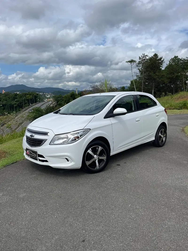 Chevrolet Onix 1.0 LT SPE/4
