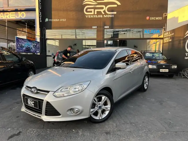 Carro Ford Focus Hatch 2014 SE 1.6 16V TiVCT PowerShift