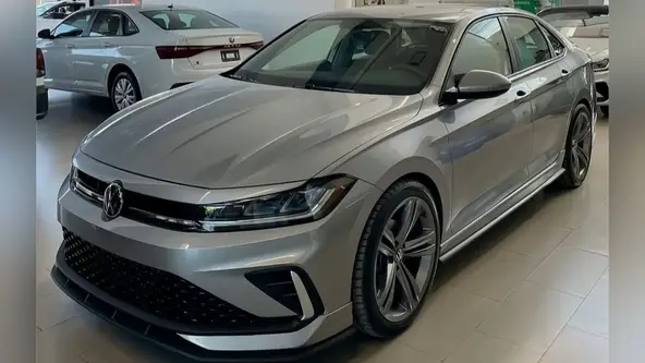 Sedan com novo visual chegou recentemente com pacote e motorização mais mansos que a versão GLI