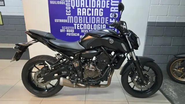 Carro Yamaha MT-07 2023 ABS