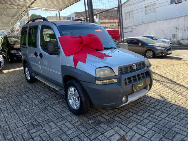 Carro Fiat Doblò 2009 Adventure 1.8 8V (Flex)
