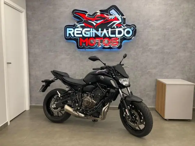 Carro Yamaha MT-07 2025 ABS