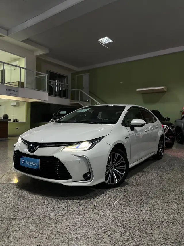 Carro Toyota Corolla 2021 Altis Premium Hybrid 1.8