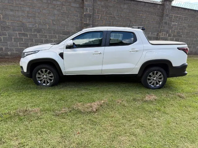 Carro Fiat Strada 2023 Freedom 1.3 CD (Flex)