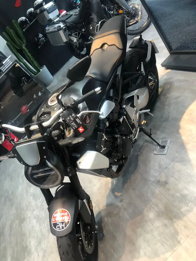 Moto Honda CB 1000R 2024 (ABS)