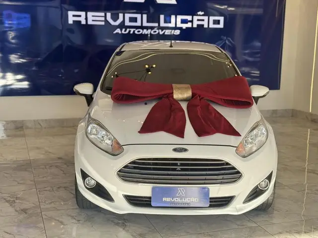 Carro Ford Fiesta Hatch 2015 Titanium Powershift 1.6 (Flex)