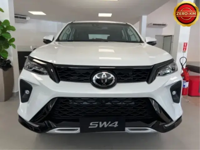 Carro Toyota SW4 2025 SRX Platinum 2.8 Turbodiesel 4x4 (Aut.) (7 Lugares)