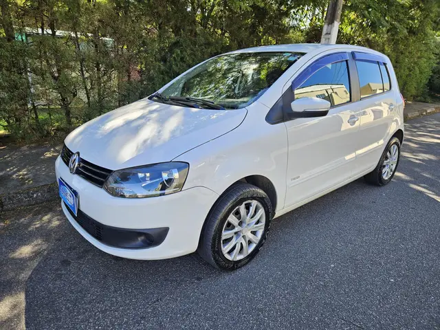 Carro Volkswagen Fox 2013 1.0 TEC (Flex) 4p