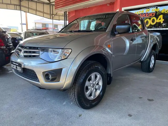 Carro Mitsubishi L200 Triton 2016 HLS Chrome Ed. 2.4 CD Flex Mec.