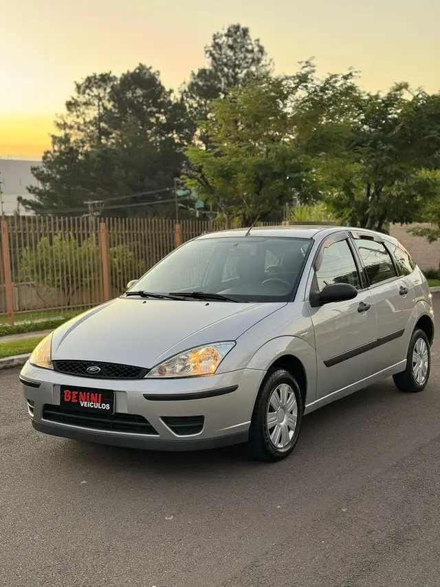 Carro Ford Focus Hatch 2009 GL 1.6 8V (Flex)