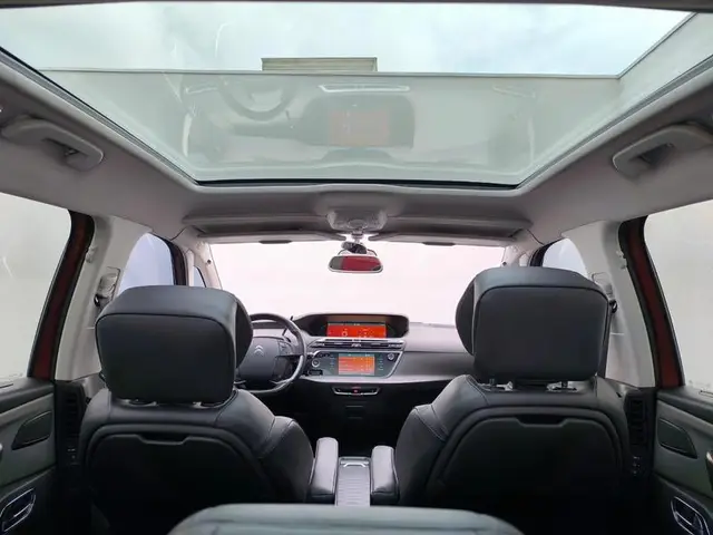 Carro Citroën Grand C4 Picasso 2017 Intensive 1.6 TB Aut.