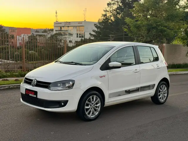 Carro Volkswagen Fox 2014 1.6 VHT Rock in Rio (Flex)