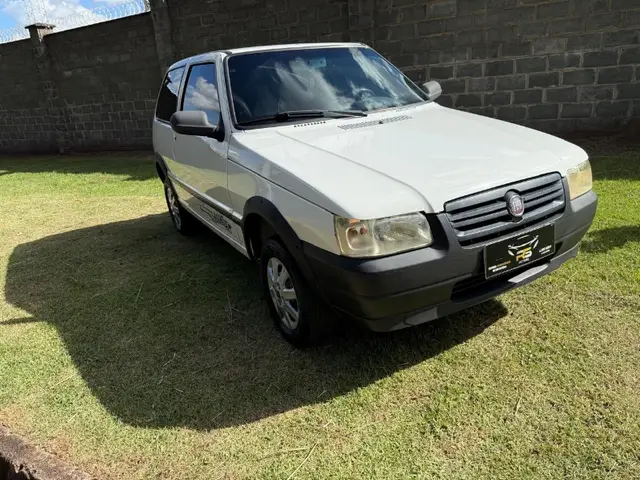 Carro Fiat Uno Mille 2013 Uno Mille WAY ECONOMY 1.0 F.Flex