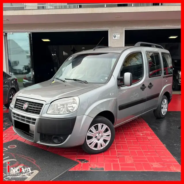 Carro Fiat Doblò 2015 Essence 1.8 16V (Flex)