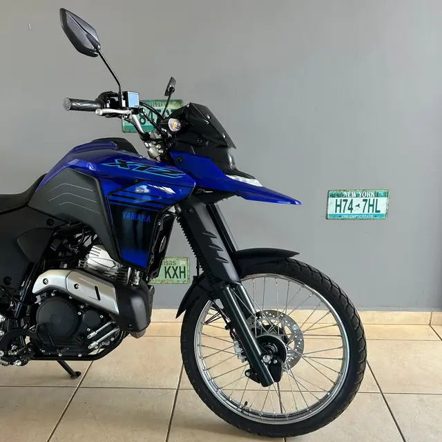 Moto Yamaha XTZ 250 Lander 2025 Connected