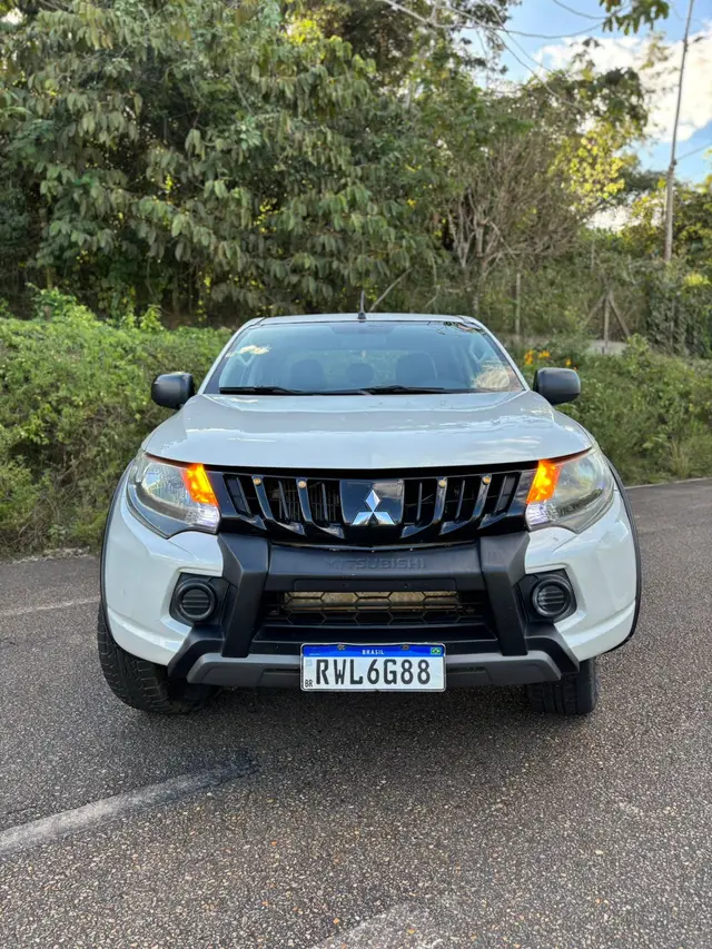 Carro Mitsubishi L200 Triton Outdoor 2022 GLS 2.4 Turbo AT 4X4