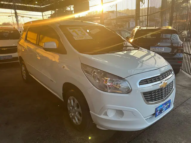 Carro Chevrolet Spin 2013 LT 5S 1.8 (Flex)