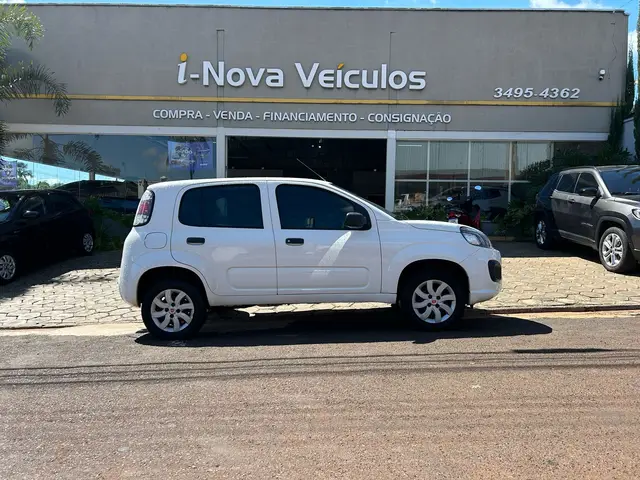 Carro Fiat Uno 2019 Attractive 1.0 8V (Flex) 4p