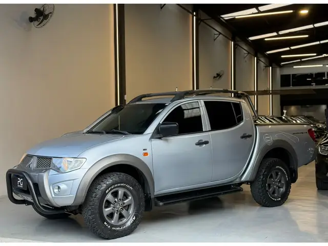 Carro Mitsubishi L200 2017 Triton GLX 3.2 CD TB Int.Diesel Mec