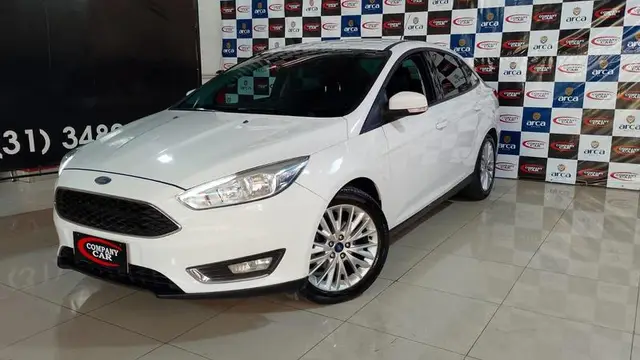 Carro Ford Focus Sedan 2017 SE Plus 2.0 PowerShift