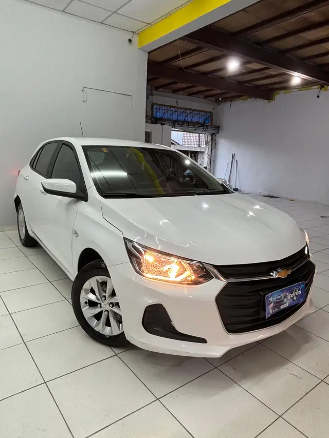 Carro Chevrolet Onix 2023 LT 1.0