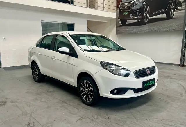 Carro Fiat Grand Siena 2021 Attractive 1.0 (Flex)