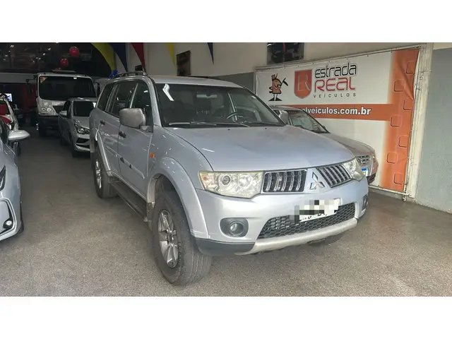 Carro Mitsubishi Pajero Dakar 2013 3.2 HPE 4WD (aut)