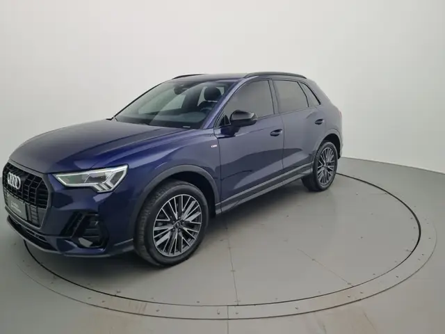 Carro Audi Q3 2023 Performance Black 2.0