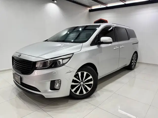 Carro Kia Grand Carnival 2016 EX 3.3 V6 (Aut)