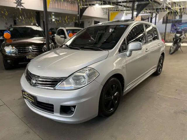 Carro Nissan Tiida 2012 SL 1.8 (flex) (aut)