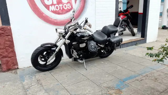 Carro Suzuki Boulevard 2006 M800