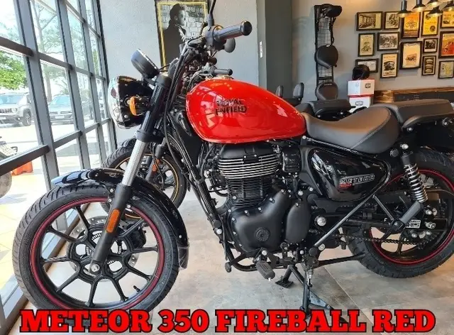Carro Royal Enfield Meteor 350 2025 Fireball