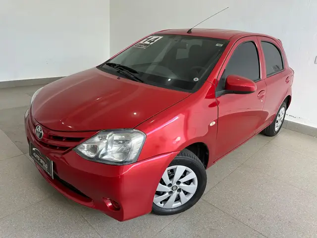 Carro Toyota Etios 2014 X 1.3 (Flex)