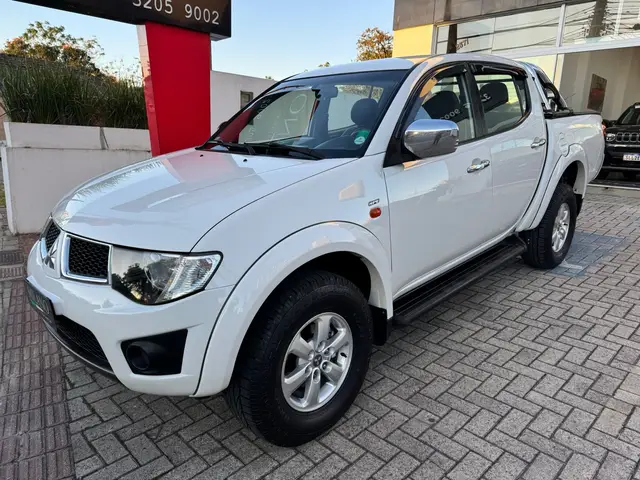 Carro Mitsubishi L200 Triton Sport 2012 HPE 4x4 3.2 DI-D (Aut)