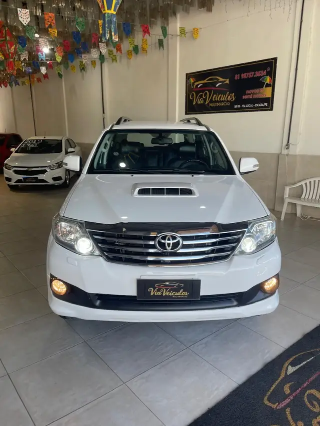 Carro Toyota SW4 2015 Hilux  3.0 TDI 4x4 SRV 7L