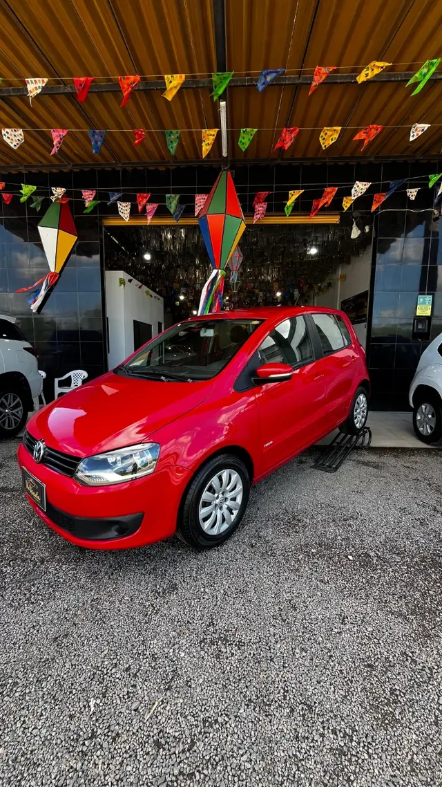 Carro Volkswagen Fox 2014 1.0 TEC BlueMotion (Flex) 4p