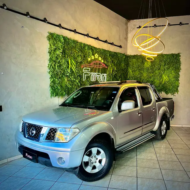 Carro Nissan Frontier 2013 XE 4x2 2.5 16V (cab. dupla)