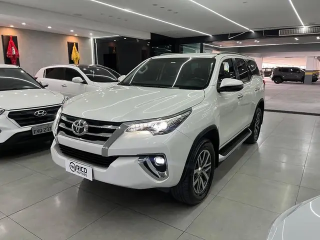 Carro Toyota SW4 2019 2.8 TDI SRX 5L 4x4 (Aut)