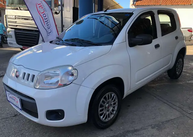 Carro Fiat Uno 2015 Vivace 1.0 8V (Flex) 4p