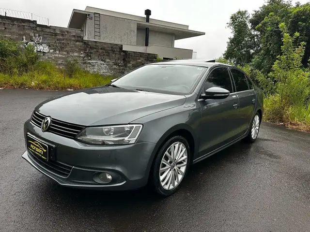 Carro Volkswagen Jetta 2013 2.0 TSI Highline DSG