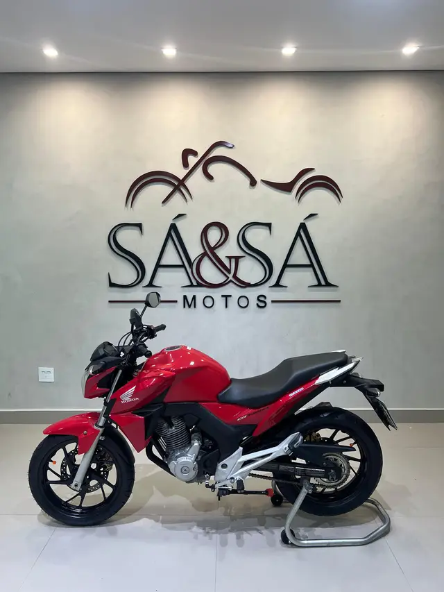 Carro Honda CB 250F Twister 2016 Standard