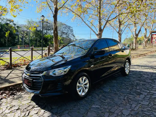 Carro Chevrolet Onix Plus 2023 LT 1.0 Turbo