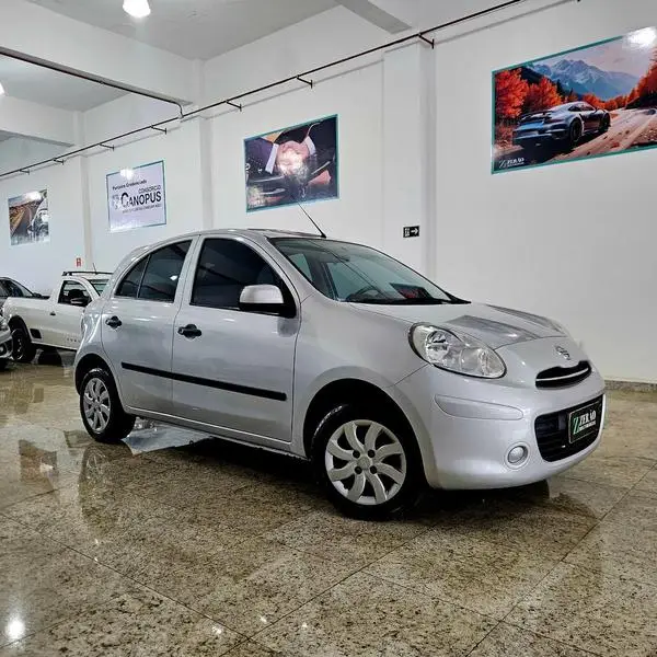 Carro Nissan March 2013 1.0 16V S (Flex)