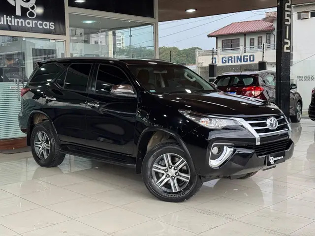 Carro Toyota Hilux SW4 2018 SR 4x2 2.7/2.7 Flex 16V Mec.