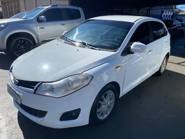 Carro CAOA Chery Celer 2013 Hatch 1.5 16V (Flex)