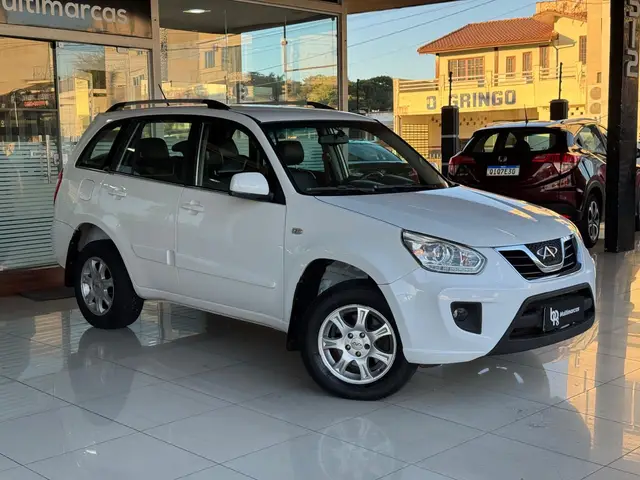 Carro CAOA Chery Tiggo 2014 2.0 16V (Aut)