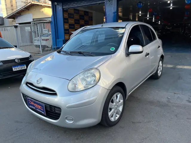 Carro Nissan March 2012 1.6 16V SV (Flex)