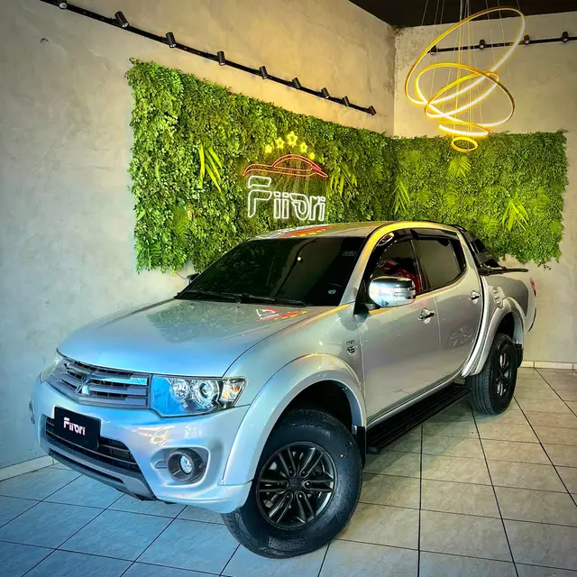 Carro Mitsubishi L200 Triton Sport 2015 3.2 DID-H HPE 4WD (Aut)